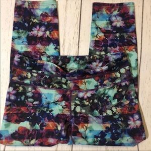 Athleta Capri Leggings Size Medium Blue Purple Floral Fade Sonar Yoga Workout